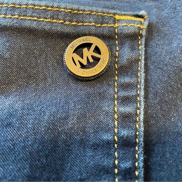 Michael Kors Izzy Cropped Skinny Jeans, size 8. (J47) - Picture 8 of 10